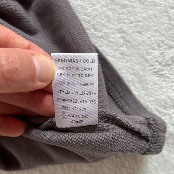 ribbed ruffle sleeve top - Picture 6 of 6